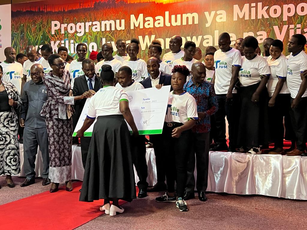 CMuzanila's tweet photo. As they launch the Women and Youth financing Scheme today in Dodoma, @medadotorg Tanzania is pleased to have joined forces with #TADB and looks forward to a fruitful collaboration to increase financing for Tanzanian #Feminist #SMEs in the #Agrifood industry https://t.co/NklkMWVnRo