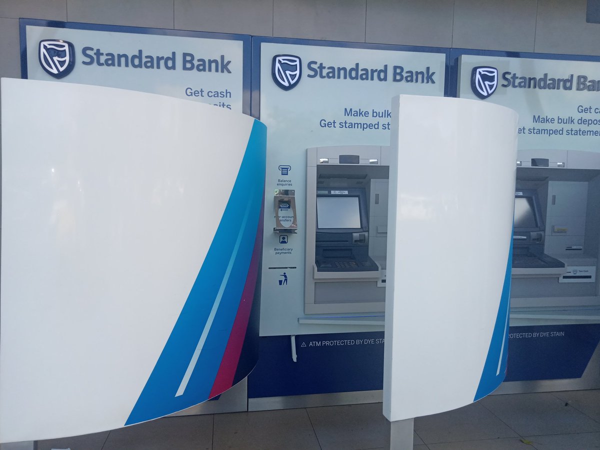 Mphoentle tweet media