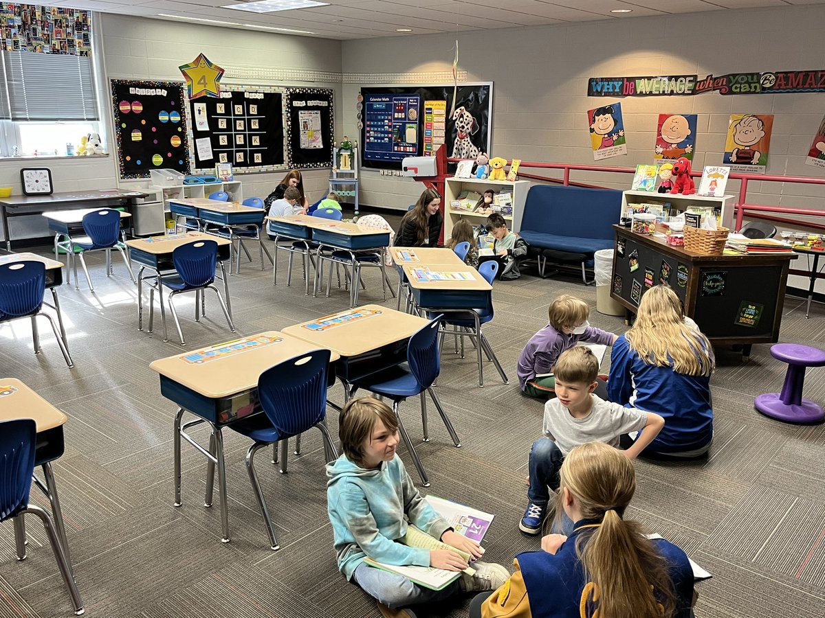 CastleAthletics's tweet photo. Some members of CHS teams are at Newburgh Elementary for Knight Reading today.  Always one of the best events of the year for both current and future Knights! @ToddLambertWCSC https://t.co/FQRjw9xsRX