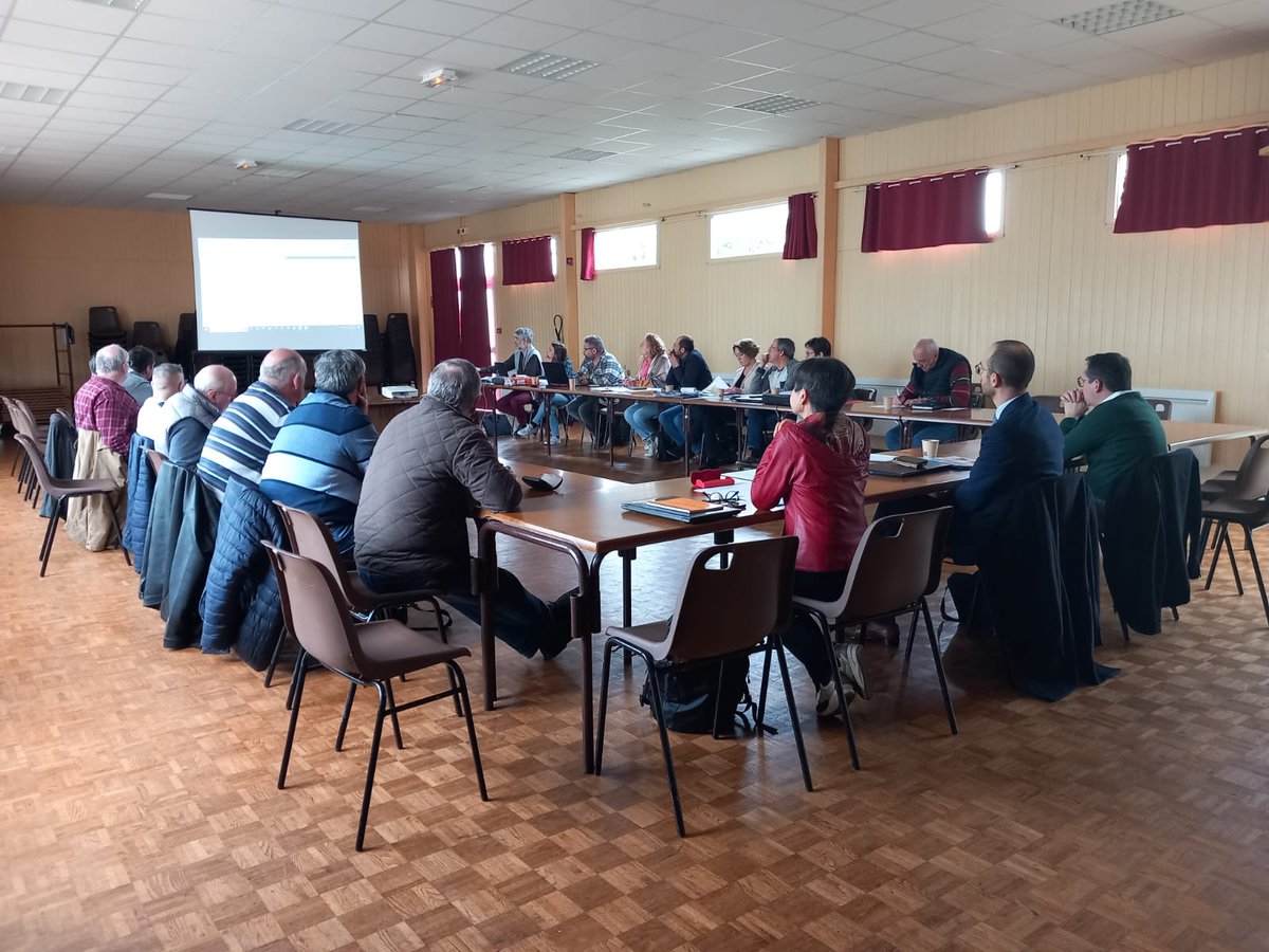 Prefet23's tweet photo. #aménagement 🗺| Plan Local d’Urbanisme intercommunal (#PLUi) du Pays Sostranien 

Monsieur Bastien MÉROT, secrétaire général de la préfecture de la #Creuse, s'est rendu ce matin à la réunion de présentation du projet de modification du PLUi du Pays Sostranien à #LaSouteraine https://t.co/WRH2VlCG1b