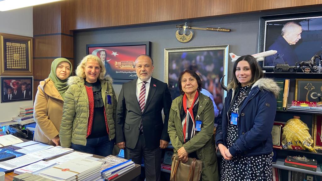 📍#TBMM

İzmir ve Ankara’dan Prof.Dr. Solmaz Erdem, Av. Şevin Nar, Aynur Kılıç ve Nagihan Eröz’ü Gazi Meclisimizde ağırladık.

Kendilerine nazik ziyaretlerinden dolayı teşekkür ediyorum.