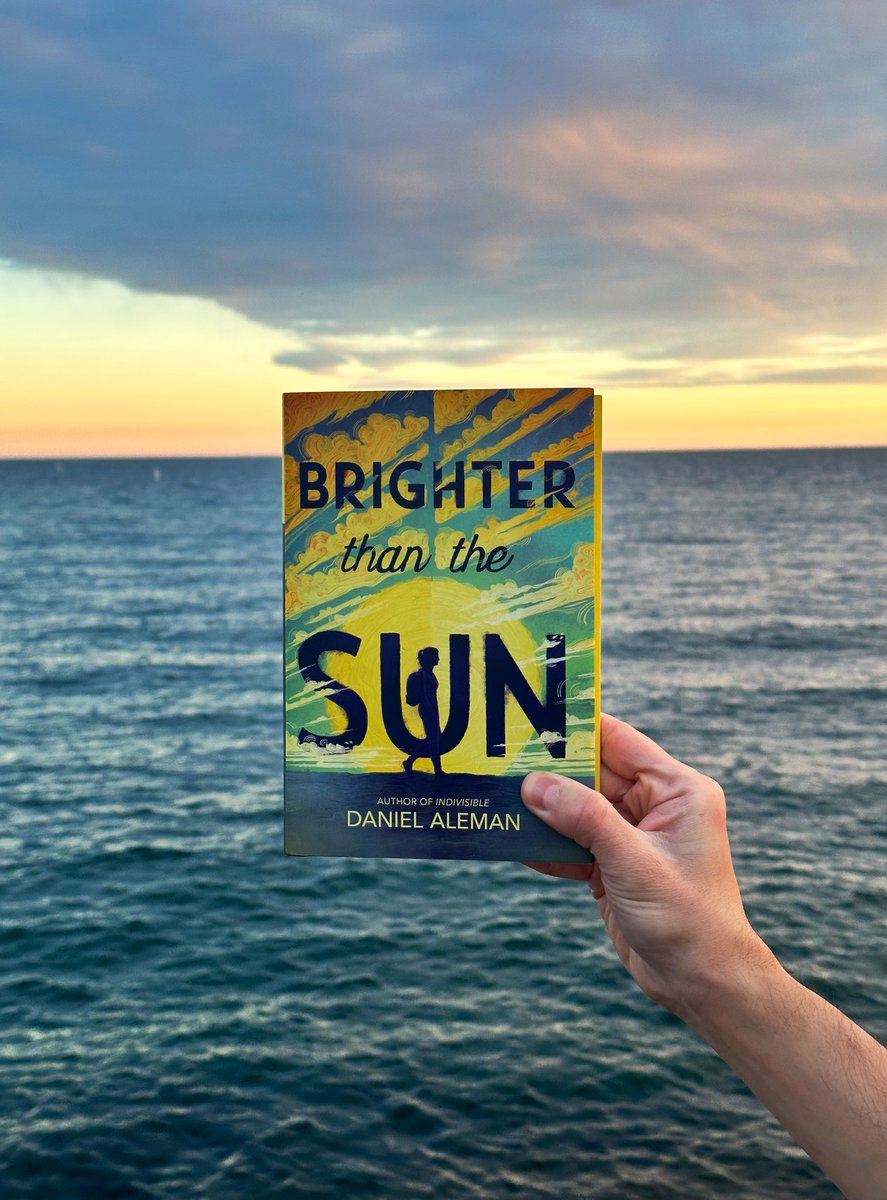 BRIGHTER THAN THE SUN IS OUT NOW!!!! ☀️🎉❤️

This novel follows Sol, a teenager living in Tijuana, Mexico, who travels across the border every single day to attend school in the US, and who must make big sacrifices to help her family.

Buy a copy: danielaleman.com