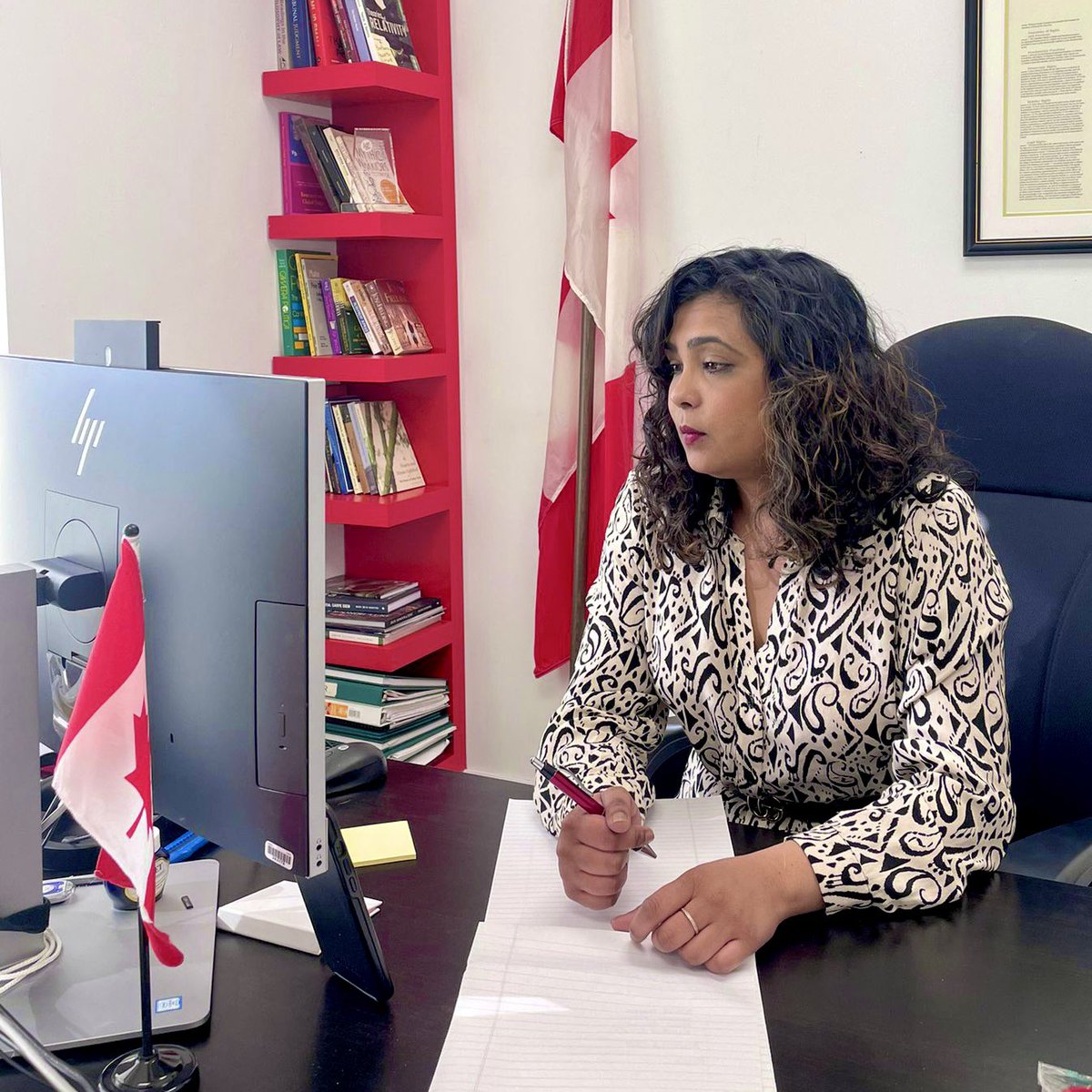 The rule of law matters.

Human rights and their equal application matter.

Palestinian voices matter.

We had an important meeting with Minister <a href="/melaniejoly/">Mélanie Joly</a> to listen to concerns of advocates from Canadian Palestinian communities.