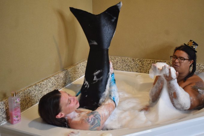 Me and Lady Butterfly last year Exxxotica New Jersey. https://t.co/NQpluiUFOe<a href="/tag/mvsales"class="tags"><span>#mvsales</span></a>