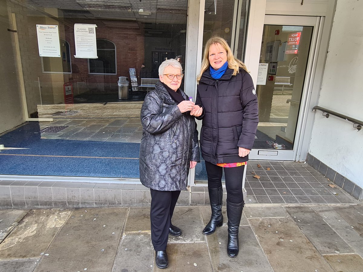 CASartists's tweet image. We are thrilled to announce we have now recieved the keys to open new High Street community arts space in Andover!
What would you like to see in the space?
#NPO #ACE #AceFunded #communityspace  #andover #hampshirecreative #neurodivergentcommunity #artforwellbeing #creativespace