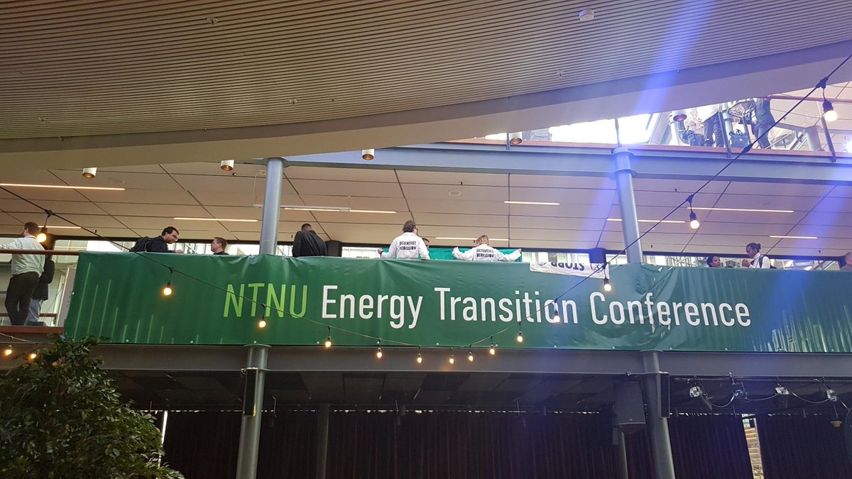 SRNorway's tweet photo. Scientist Rebellion Trondheim was invited to the @NTNU Energy Transition Conference @NTNU_ET in today. We showed up to call out #greenwashing and to pressure policymakers and NTNU to #LevelWithUs and produce action for a better world. Listen to the science! #IPCC #ClimateAction https://t.co/WFxzkhpiiJ