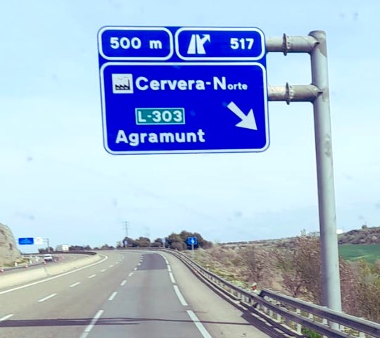📌Nou rètol #A2 Cervera NORTE, que és això? Així NO 
#lleida <a href="/mitmagob/">Pol</a> <a href="/govern/">Govern de Catalunya</a> <a href="/julifernandez/">julian🫵🏻</a> <a href="/llenguacat/">Plataforma per la Llengua</a>