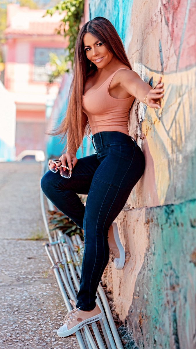 maripilyrivera's tweet photo. Shopping time 🛒🛍️con nuevos diseños de #maripilyjeans👖”levanta Cola” visita las @pompisstore yo entra a la web 💻https://t.co/YxduZk4goW y haz tu compra 🛍️ y Gana dinero con #pompisstore y/o comunícate al 📲 (787) 788-0990 https://t.co/g0JhKBR52S