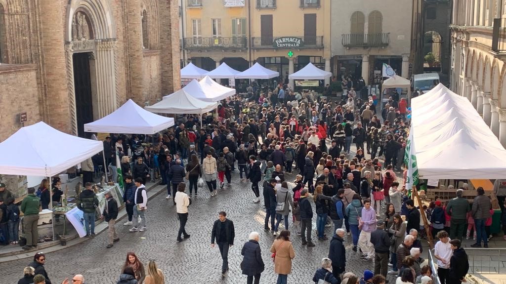 DamianoCattaneo's tweet photo. La 25ª edizione della Festa dell'Albero organizzata dall’Istituto Stanga e dal Parco del Serio ci stimoli a tenere alta l'attenzione all'ambiente e al tema dei cambiamenti climatici. Uno spunto di riflessione per ridare il giusto valore alla natura e agli alberi. 
#Capralba https://t.co/h4dNPgoKLk
