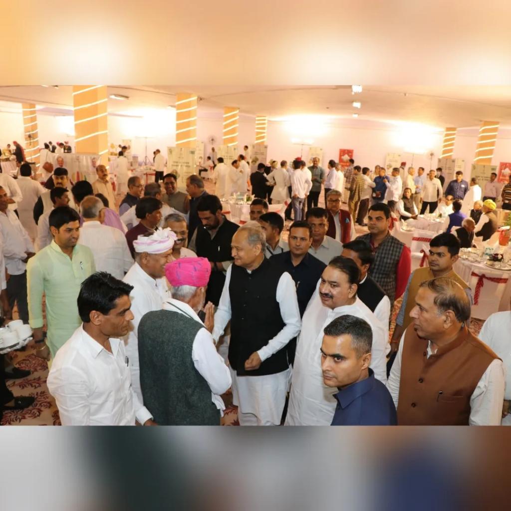 IYM2023's tweet image. The Government of Rajasthan organised Millets Dinner at Rajasthan Assembly for MLAs and Officers on 20th March 2023.

#ShreeAnna #IYM2023

@AgriGoI @FAO @icarindia @KailashBaytu @nstomar @PBNS_India @PIB_India @ShobhaBJP @Shubha671 @mygovindia