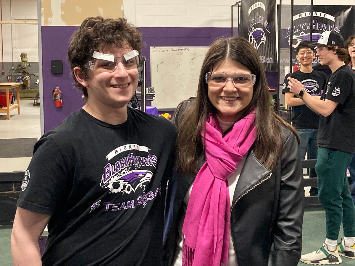 Bionic Black Hawks tweet media