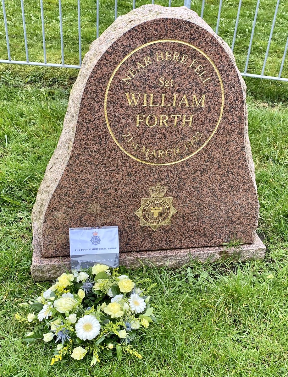 PoliceMemorialTrust on Twitter "This morning we laid our floral tribute to the service
