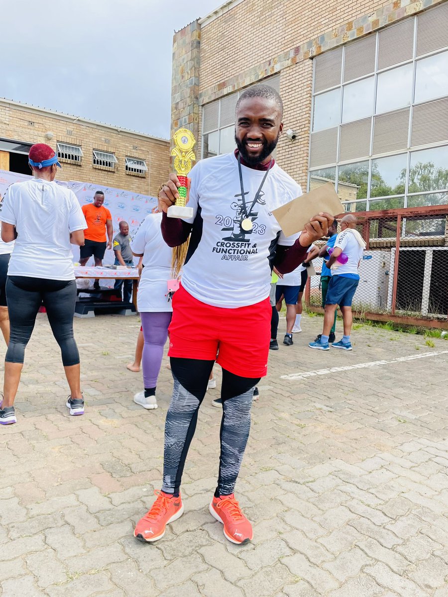 Dzzubha89's tweet photo. NAZO!!! CrossFit Champion in Mthatha all the way from Cape Town e Dunoon!!! 🏋️‍♀️🏋️‍♀️🏋️‍♀️🏋️‍♀️🤗🤗🔥🔥🔥🔥🔥😍😍✅✅✅🤭🤭🤭🤭🏋️‍♀️💚💚😅😅😅😅😅🙏🏽🙏🏽🙏🏽🙏🏽🙏🏽🙏🏽🙏🏽🙏🏽🙏🏽

#bodytransformationchallenge 
#90dayswithoutsugar 
#FetchYourBody2023 https://t.co/ekHDpkdKNV