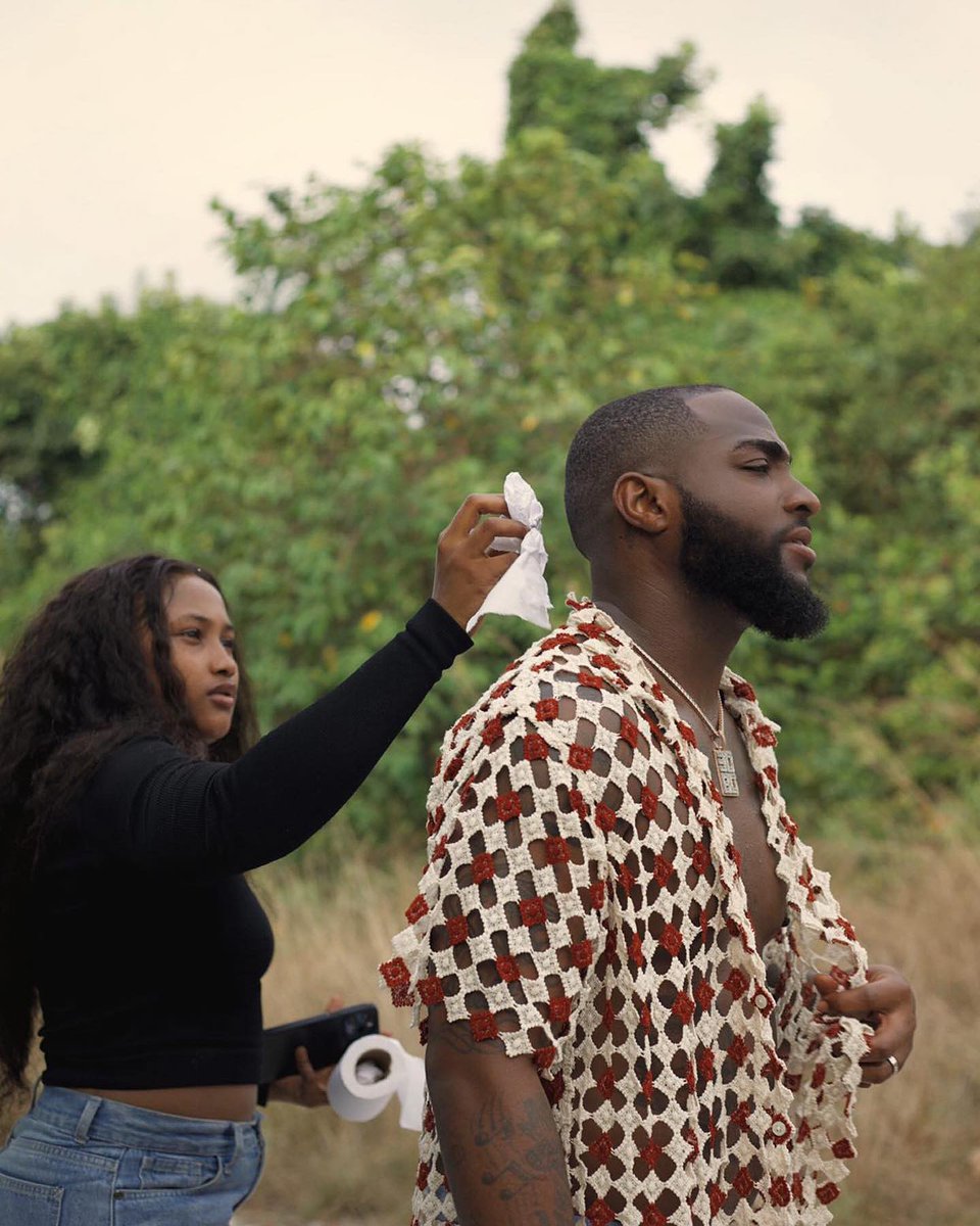 OneJoblessBoy's tweet photo. OBO IS BACK !!!

The Baddest, Davido announces #Timeless album. https://t.co/kPLdSvwno6