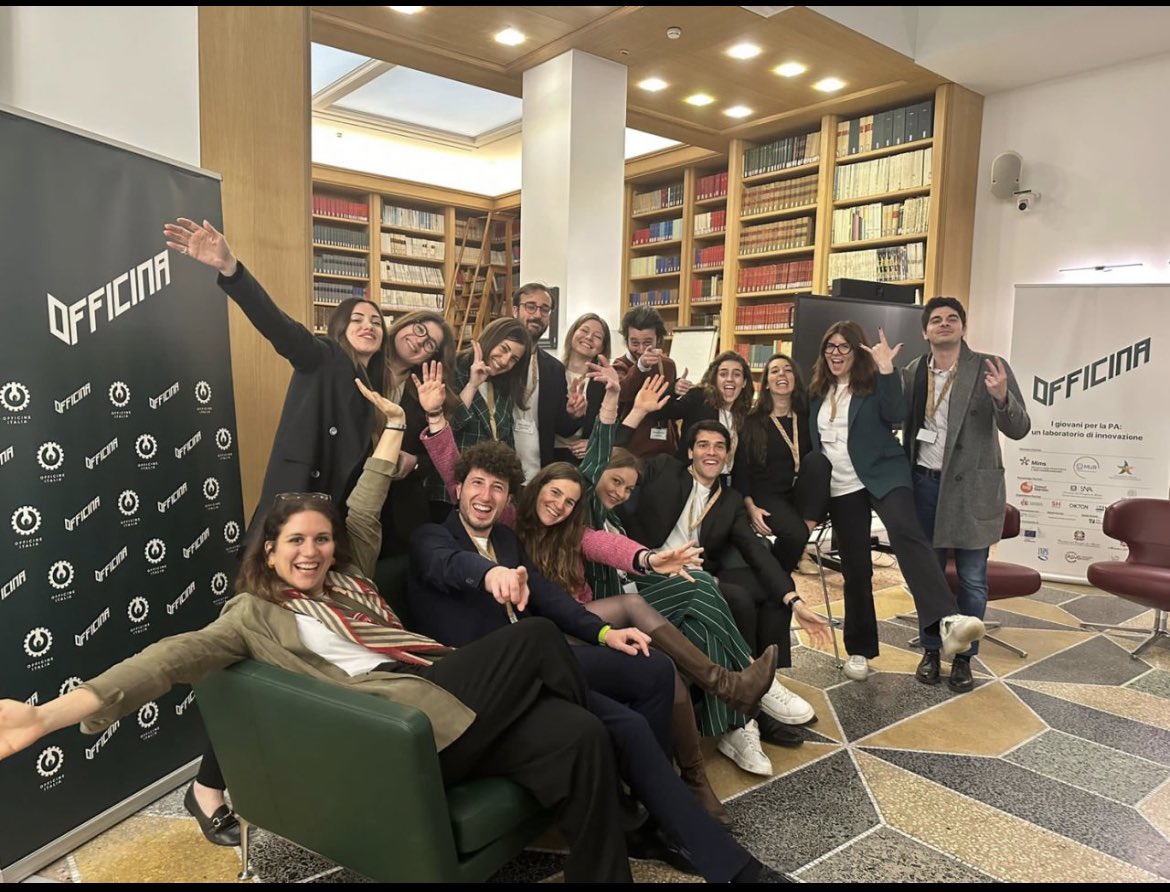 AntonioNaddeo's tweet photo. La vera riforma della Pubblica amministrazione sono i giovani . Loro hanno la possibilità di cambiarla, noi abbiamo il dovere di dargli questa opportunità @OfficinePa @civcatt @Paolo_Zangrillo https://t.co/KC2XJt8xsq