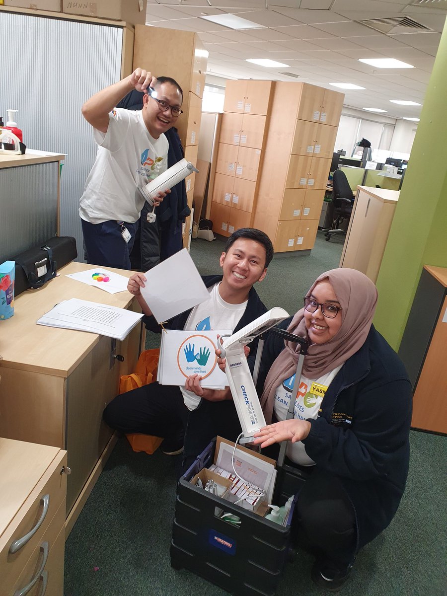 Roll up, roll up (your sleeves 😂) the Ipc CNSs are on their way out to the wards! T8/T9/T10 Games and prizes galore! #cleanhandssavelives #oneteam #handhygiene <a href="/UCLHCharity/">UCLH Charity</a> <a href="/uclh/">UCLH</a>