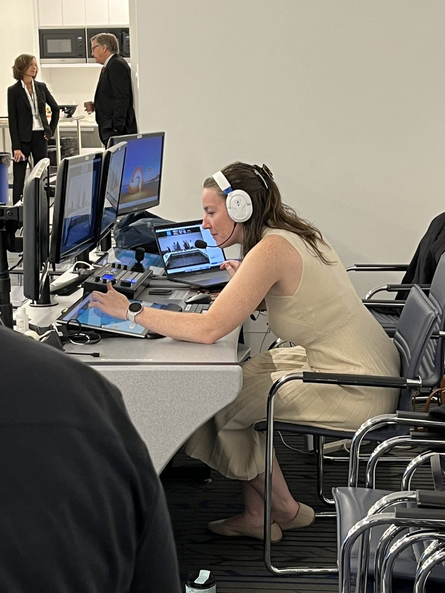 CaufieldBA's tweet image. At the @asbpa Coastal Summit with our Board Meeting. Love talking about an organization I love and have been a member of since 1996 when I flipped the slides on an overhead projector. Things are different now! All I can say to young professionals is get involved! #morethanwork