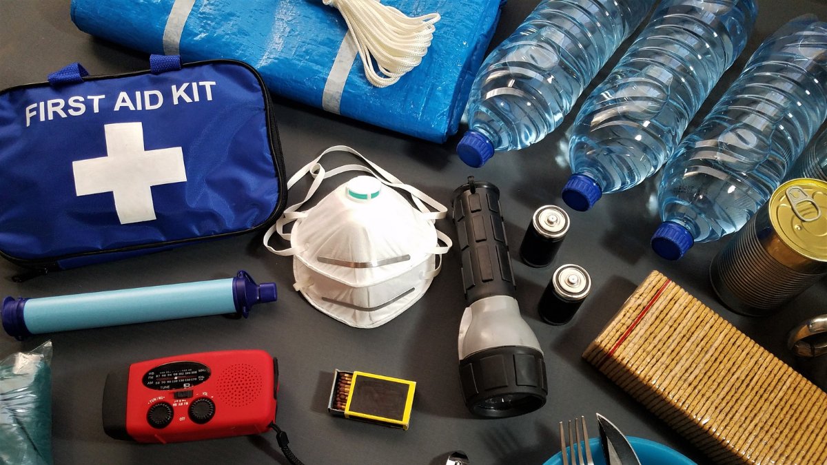 MIDIFS's tweet photo. It’s Severe Weather Awareness Week! Are you prepared if a tornado hits your area? Take action and make an emergency preparedness kit! 
https://t.co/LCVyLf2M6b
#mitornadodrill #MIREADY https://t.co/84M2cwZbIi