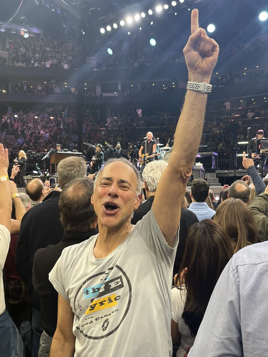 lyric_podcast's tweet photo. What a night, full of so many That One Lyrics!
#springsteen #springsteenBoston https://t.co/UHo6jF3jbD
