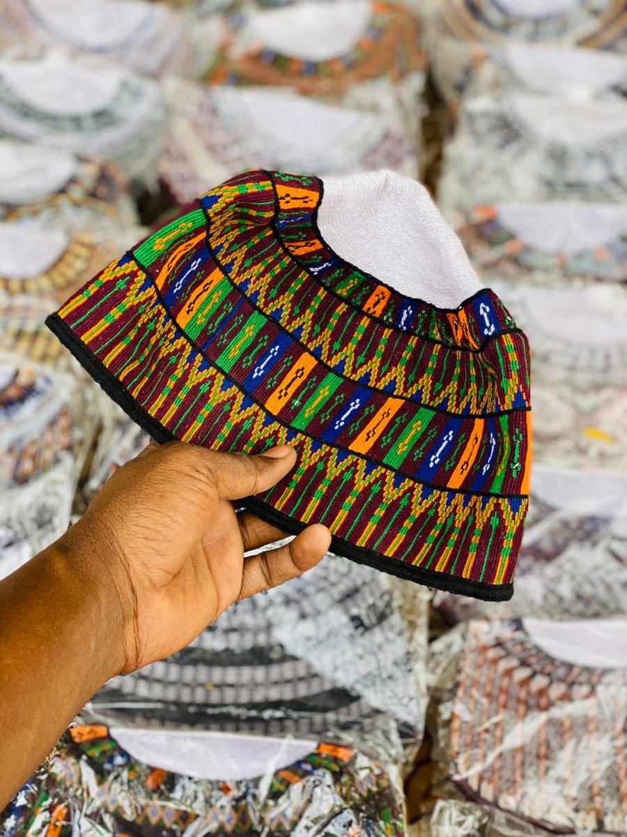 capsprodoos's tweet photo. Stay cool and stylish with our handmade caps! Each one crafted with care and unique details that will make you stand out from the crowd. Get yours today! #handmadecaps #style #fashion #supportsmallbusiness https://t.co/3ffxHDKxQT