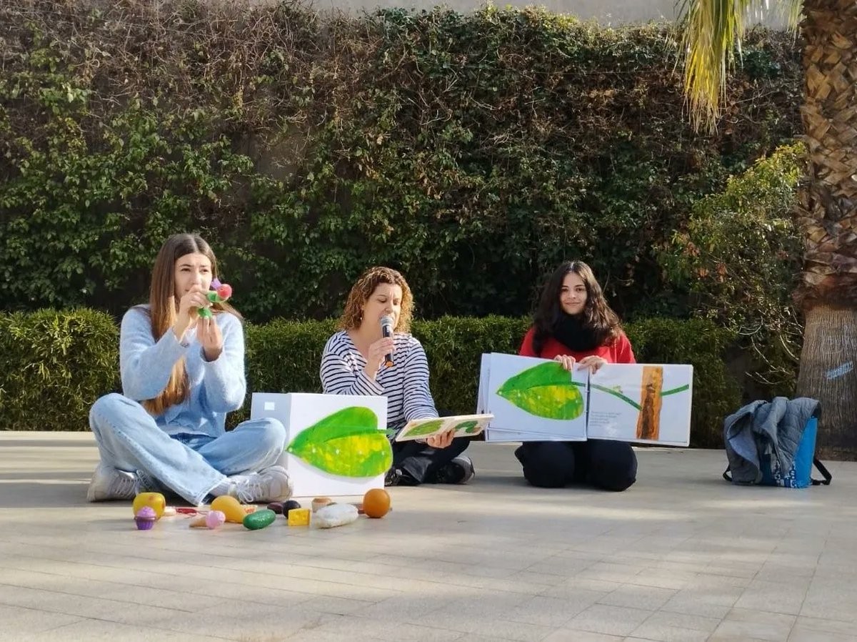 epiasabadell's tweet photo. ARRIBA LA PRIMAVERA
A I4 donem la benvinguda a la primavera de la millor manera! 🌷🐛🌻 Gaudint de la literatura acompanyats dels nostres amics i amigues en un entorn molt agradable.
#I4PIASABADELL
#INFANTILPIASABADELL https://t.co/K6Kg3YuZBF