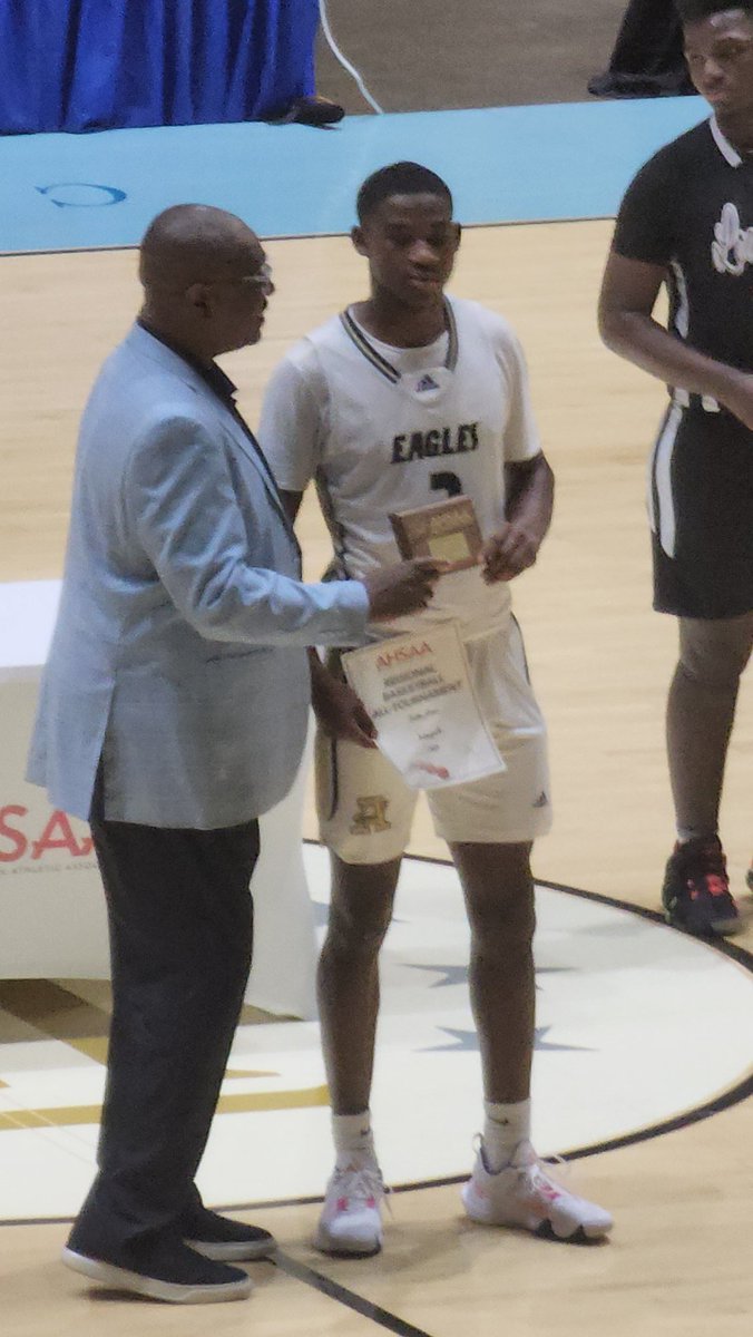 MrStraightUncut's tweet photo. @AuburnMBB @coachbrucepearl Hi @coachbrucepearl I have a top prospect for you here in Alabama! His name is Jaden Nixon &amp; he recently played in the Alabama All-star game! How do we get a chance to meet with you for a chance to play for Auburn next season! He has plenty of accolades! A two-way player! https://t.co/bIYPUH54Gm