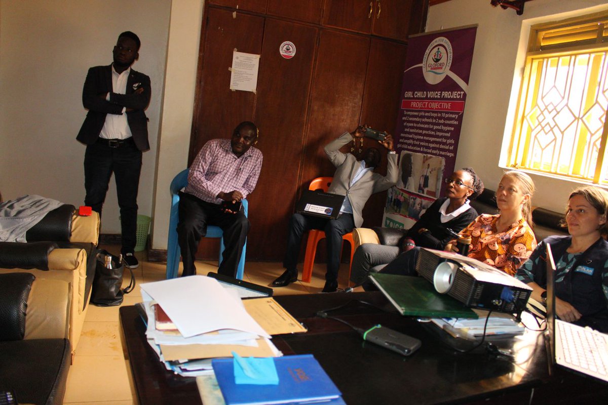 sdantes_omar's tweet photo. Ms. Iveta Ouvry, Country Director,
@PlanUganda and a team from head office during a quarterly project visit to the implementing partner @gloforduganda that is currently running the #safeandinclusivecities project in Lira city. #beerasafe #c4d https://t.co/rAiEQLel1Z