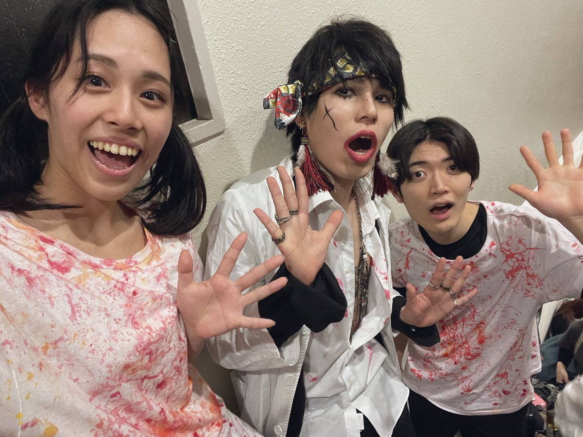 Takarame_Knite's tweet photo. 夫婦役の2人と若干衣装が被ったゲスト
#未確認飛行物体を確認しました
#ACTHOUSE7 https://t.co/A727lA66Ba