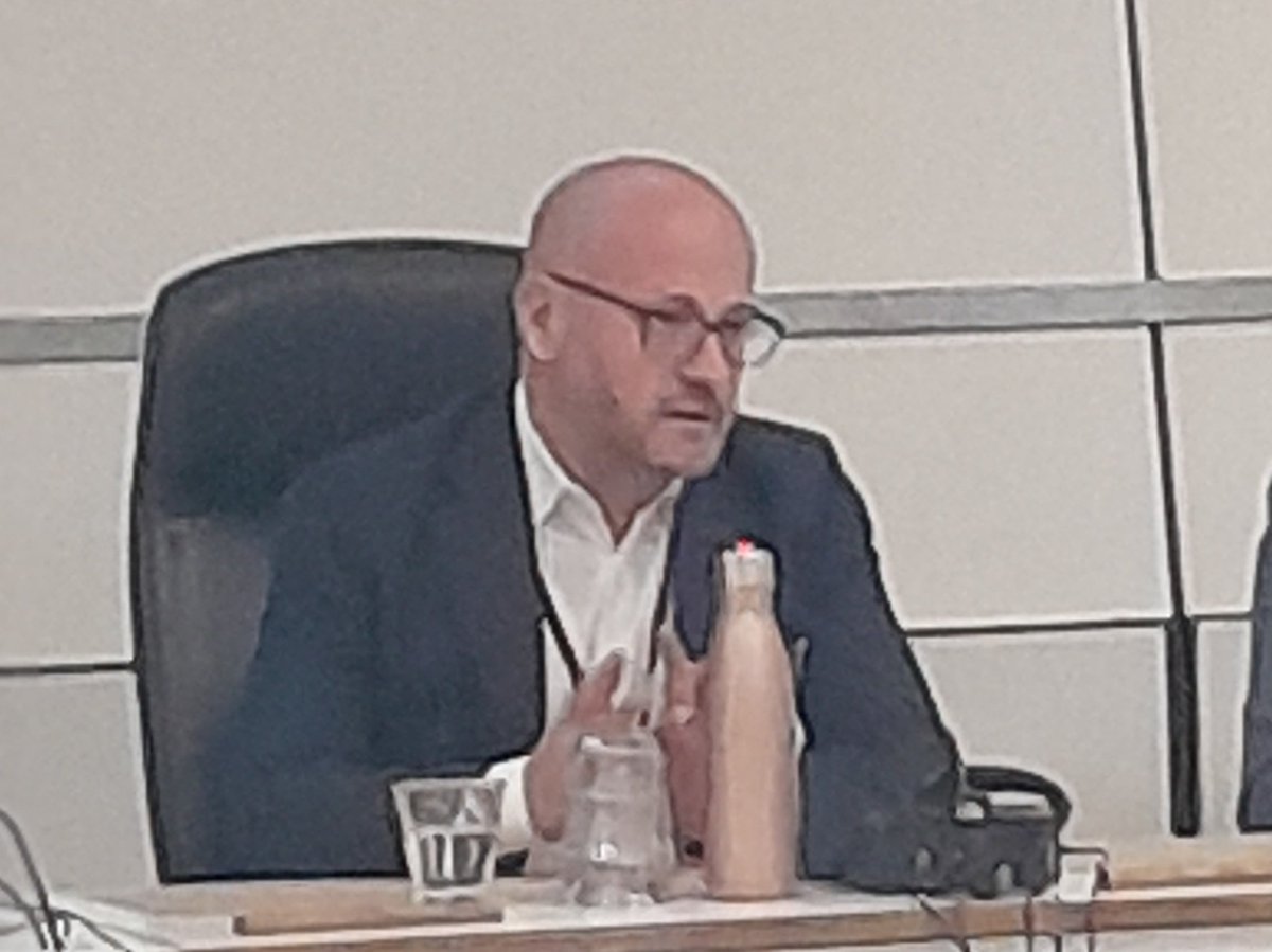 ETSA_Textile's tweet image. .@rmkanev &quot;We need strong legislative measures impeding the burning of toxic substances, including a significant amount of plastics in waste&quot; 

The Industrial Emissions Directive will seek to minimise emissions from waste incineration #mixedwastesorting