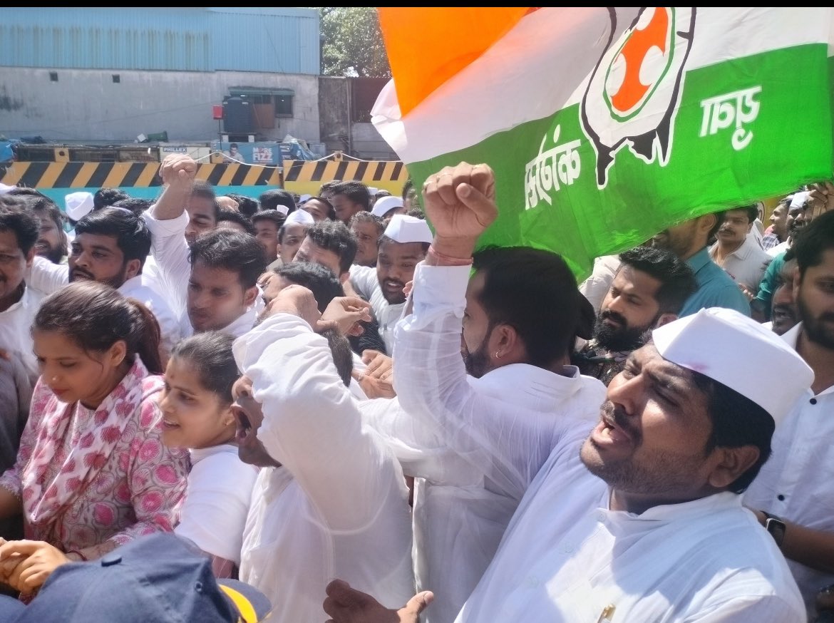 imHisamkhan's tweet photo. *महाराष्ट्र प्रदेश युवक काँग्रेस तर्फे बेरोजगारी, महंगाई,जुनी पेन्शन,गॅस सिलेंडर दरवाढ विरोधात विधानसभा घेराव आंदोलन                  @IYCMaha @IYC @srinivasiyc @mitendradsingh @KunalNitinRaut @imshivrajmore @sonallaxmi @sasane_deepali @tanvir_vidrohi @INCAniketMhatre https://t.co/QvzUliMb7o