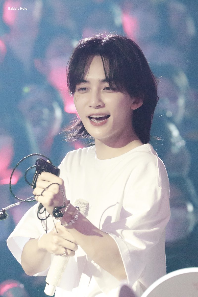 230312 캐럿랜드 HQ 

#정한 #윤정한 #JEONGHAN #세븐틴 #SEVENTEEN