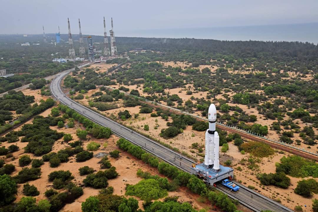 chaurenb's tweet image. LVM3-M3/OneWeb India-2 mission:

The launch is scheduled for March 26, 2023, at 0900 hours IST from the second launch pad at SDSC-SHAR, Sriharikota.
#ISROMissions
#isronews
#isrorocketlaunch
#ISRO
#isroindia