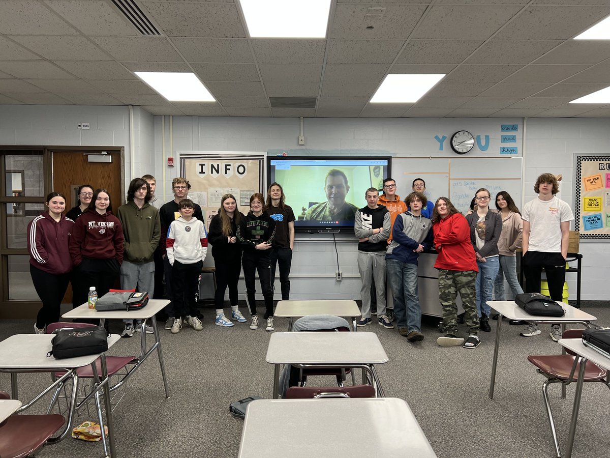 Bo Railey, owner of Exercise, Inc. in Indianapolis and a 1983 graduate of Mt. Vernon High School, met with Mrs. Spindler's health class to share information about healthy eating habits and lifestyle choices they can make in order to stay healthy throughout their life.  #WeAreMV
