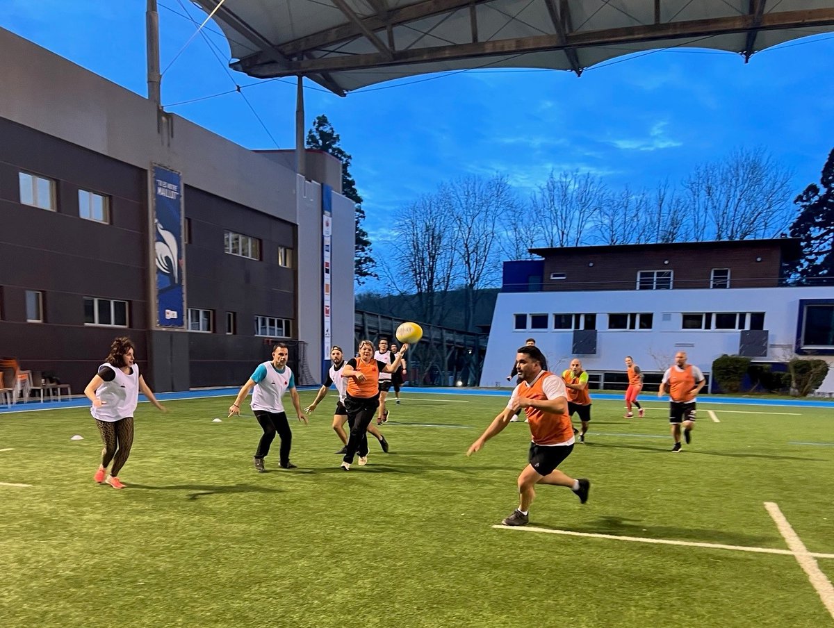 usepnationale's tweet photo. Actions territoriales remarquables, pratiques adaptées, stratégies régionales, présentation du guide Coupe du Monde: le séminaire des référents régionaux @usepnationale et @ffrugby a définitivement lancé l’accompagnement de @France2023 à l’école #sportscolaire @education_gouv https://t.co/0ydyHWNWy3
