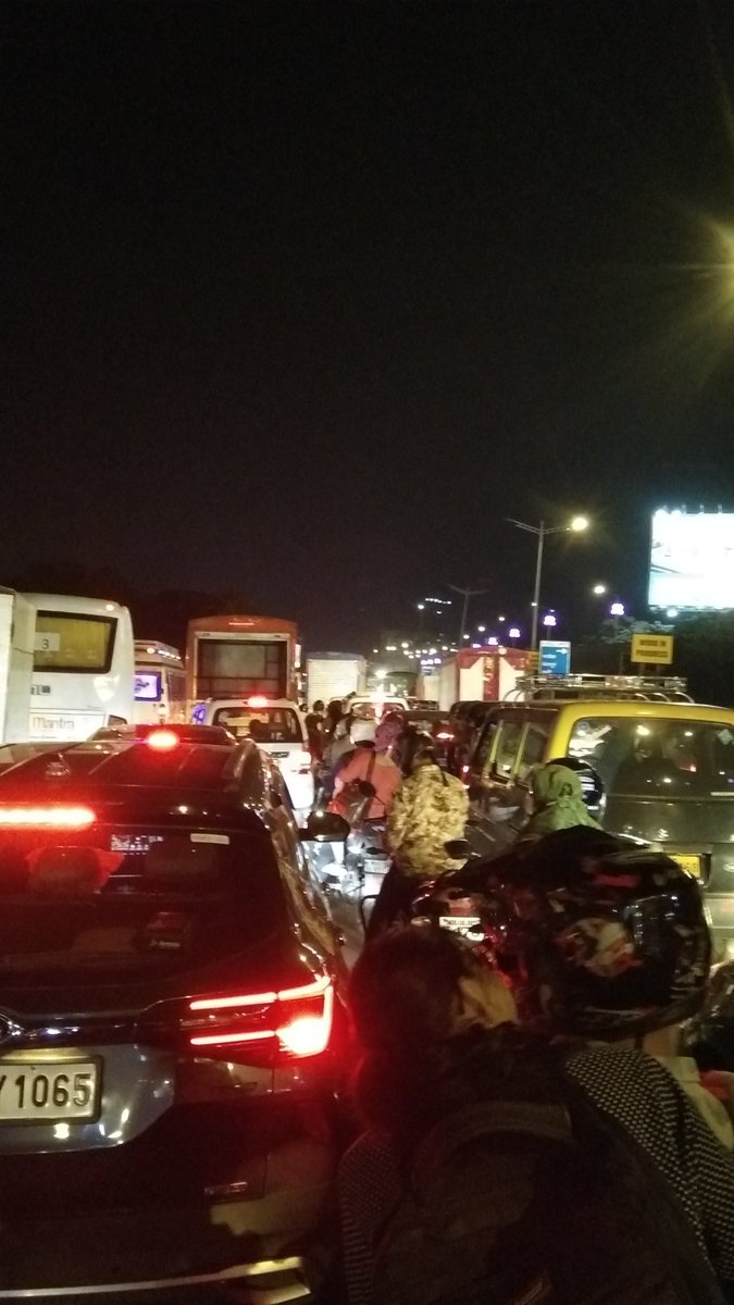 kapil_mandhare's tweet image. नेते मंत्री मस्त आरामात जातात पणं सामान्यांना किती त्रास ठाणे च्या दिशेने जाताना ट्रॅफिक ची रोजची समस्या .
चेंबूर ठाणे रोड @CMOMaharashtra #MumbaiPolice #traf