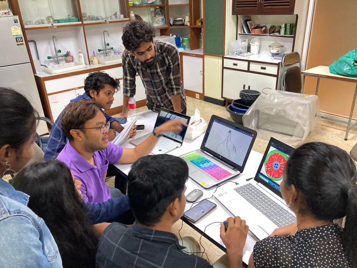 patomkhwan's tweet photo. Root lab Thailand 😉 it has been almost 3 months now that our lab hosts interns from India. They have learnt several techniques on rice #Phenotyping. Happy to see them having fun..#Roots Together for a better world! #rootslab https://t.co/HiybRWg1MD