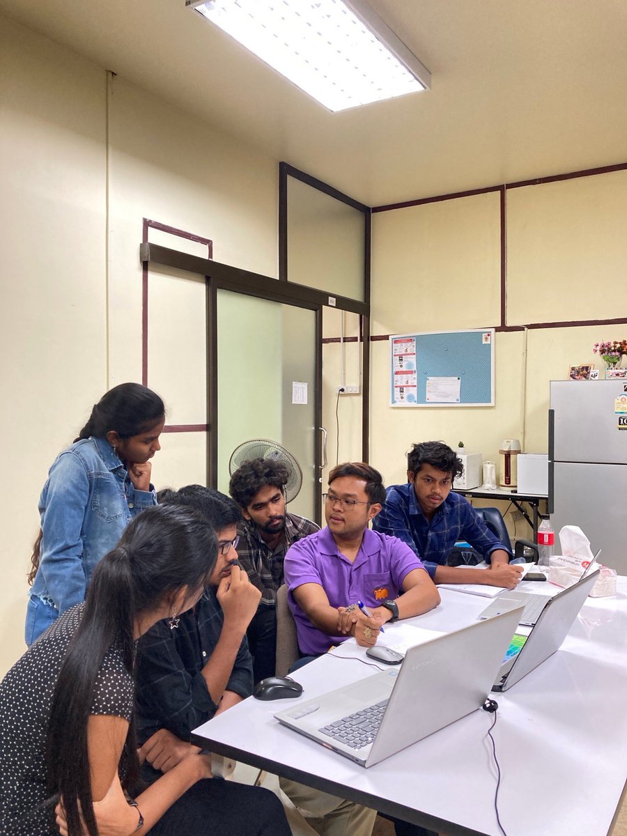 patomkhwan's tweet photo. Root lab Thailand 😉 it has been almost 3 months now that our lab hosts interns from India. They have learnt several techniques on rice #Phenotyping. Happy to see them having fun..#Roots Together for a better world! #rootslab https://t.co/HiybRWg1MD