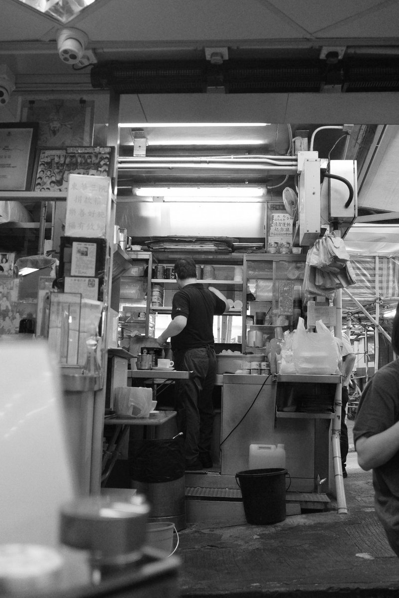 kodarion_'s tweet photo. Typical way to start my Morning 👤
#hongkong #streetphotography https://t.co/PrFMaqYlXQ