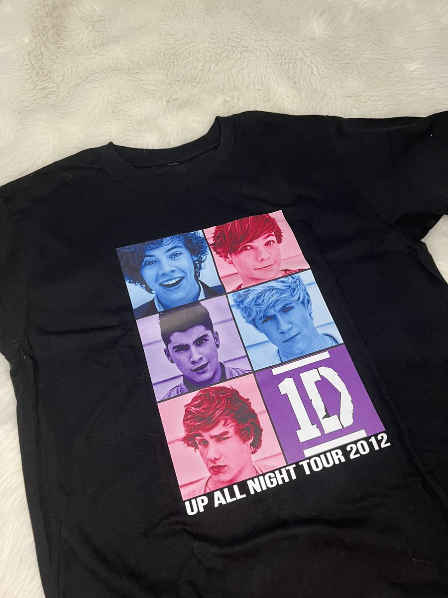 heraaboo_'s tweet photo. fan-made hslot merch alertt! 🥳💜
tees: https://t.co/nxlh4KLz6m
tote: https://t.co/xpdsxmrIq1
stickers: https://t.co/xbhbFXGr2m
#HarryStylesInMNL #HarryStylesinPH #HarryStyles #HSLOTMANILA #HSLOTPH #HSLOTMNL #HSLOT2023 #hslotbulacan https://t.co/ylL5CJ4iri