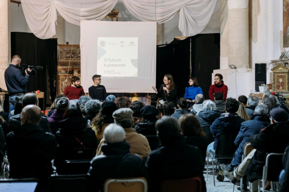 kassandra_IDSS's tweet photo. Another chance of highlighting the need for immediate action against Climate Change. We talked about the future of our cities and how decisions made today can lead to alternative realities for the next generations. https://t.co/FlJYqweoKk