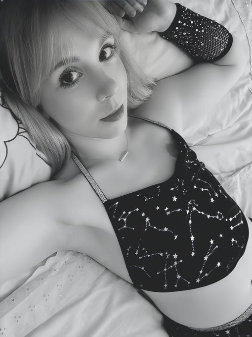 Seduce me? https://t.co/xnJW7hYWGu