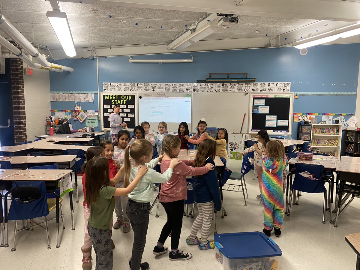 MissAnderson4th's tweet image. These @StoneSchool4 LEGO Club Primary students created a human train as a warm-up to learn all about the different color codes in @LEGO_Education #CodingExpress. Then, they put their practice to the test and coded their trains! #ASD4ALL