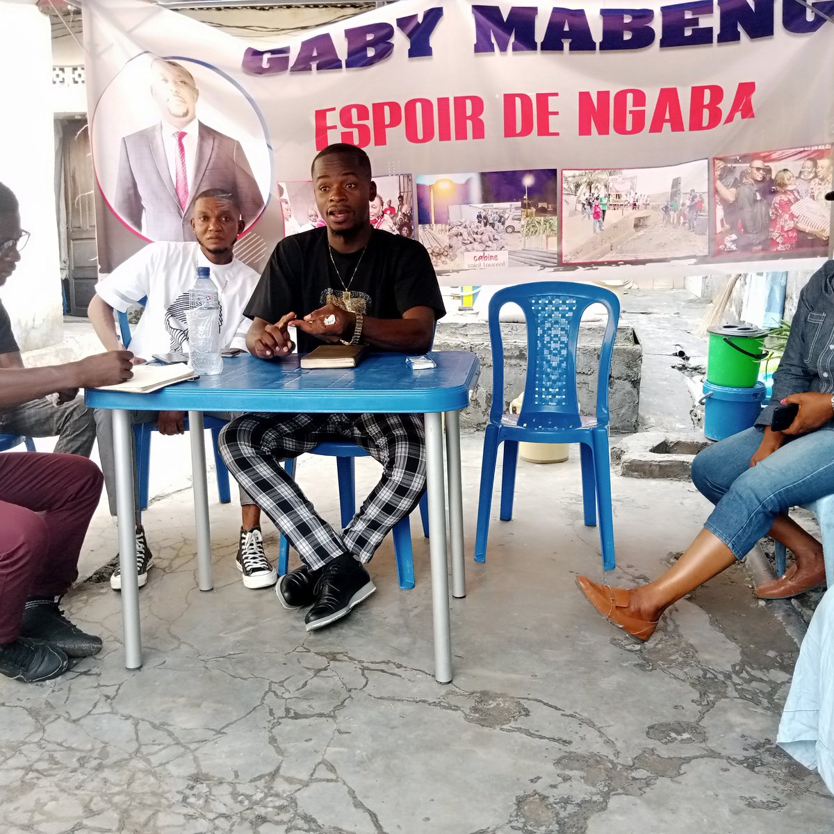 IdiangomoG's tweet photo. Réunion stratégique effectuer le dimanche 19 mars 2023 avec nos mamans combattante de l'ASBL/ONG FOCUS UNIVERSAL, 

Initiateur grâce idiangomo leader majeur https://t.co/JQXN5JiFxR