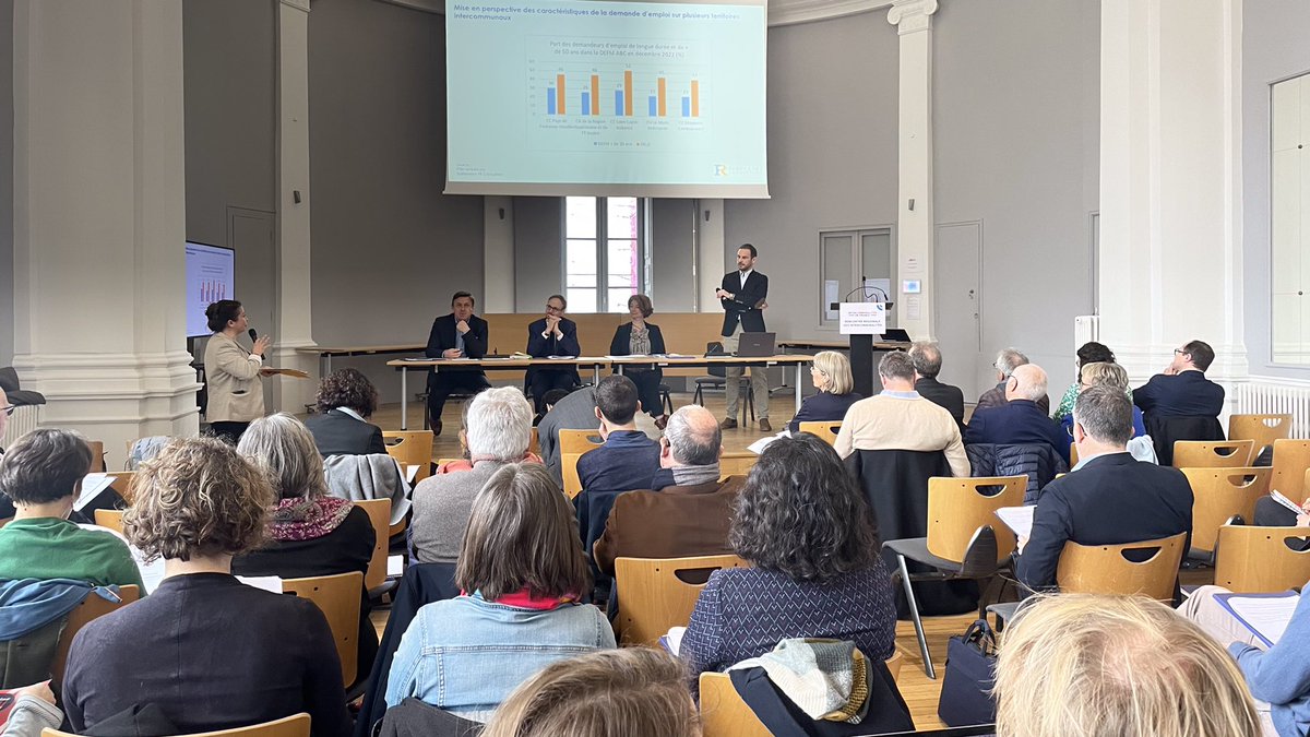 🧩 Rencontre régionale d’<a href="/IntercoDeFrance/">Intercommunalités de France</a> à <a href="/LavalAgglo/">LavalAgglo</a>.

Les élus locaux des Pays de la Loire partagent leur diagnostic sur l’orientation, la formation et le recrutement dans les territoires.

Un moment d’échanges sur les solutions de proximité pour un accès facilité à l’emploi.