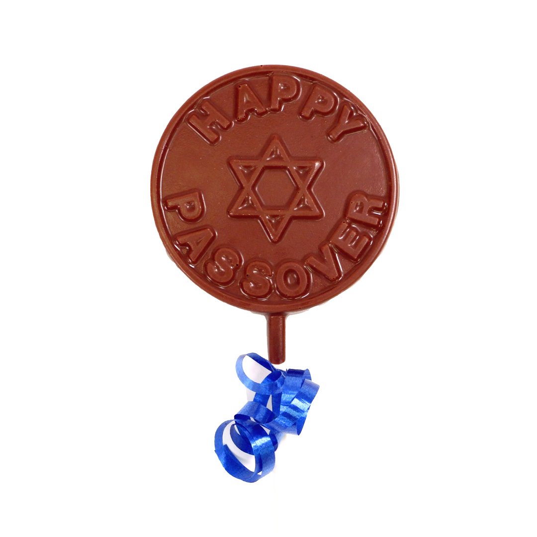 SuziSweetShoppe's tweet photo. April 5th is the first day of Passover and we have some delicious treats for the holiday like our Chocolate Covered Matzo in dark or milk chocolate, our chocolate Seder Plate, Shalom Chocolate Bar and more.  https://t.co/RxKHkdsN82 https://t.co/22zvQzIwfX
