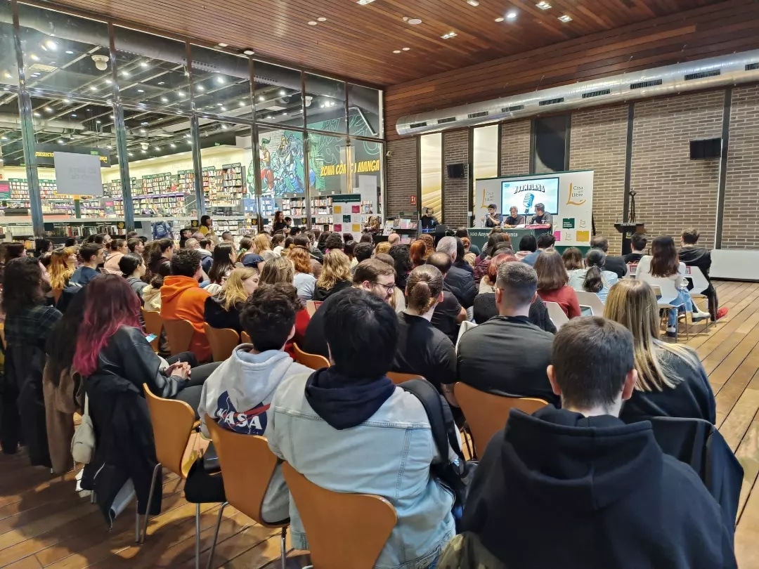 casadellibro's tweet photo. ¡Exitazo!
El viernes celebramos en Rambla el #DíadelCómic con @NormaEditorial y su podcast Normaland🎙️ ¡Muchas gracias a todas las personas que pudisteis venir 👏👏👏
@EdAstronave https://t.co/WGtT3bMNvK