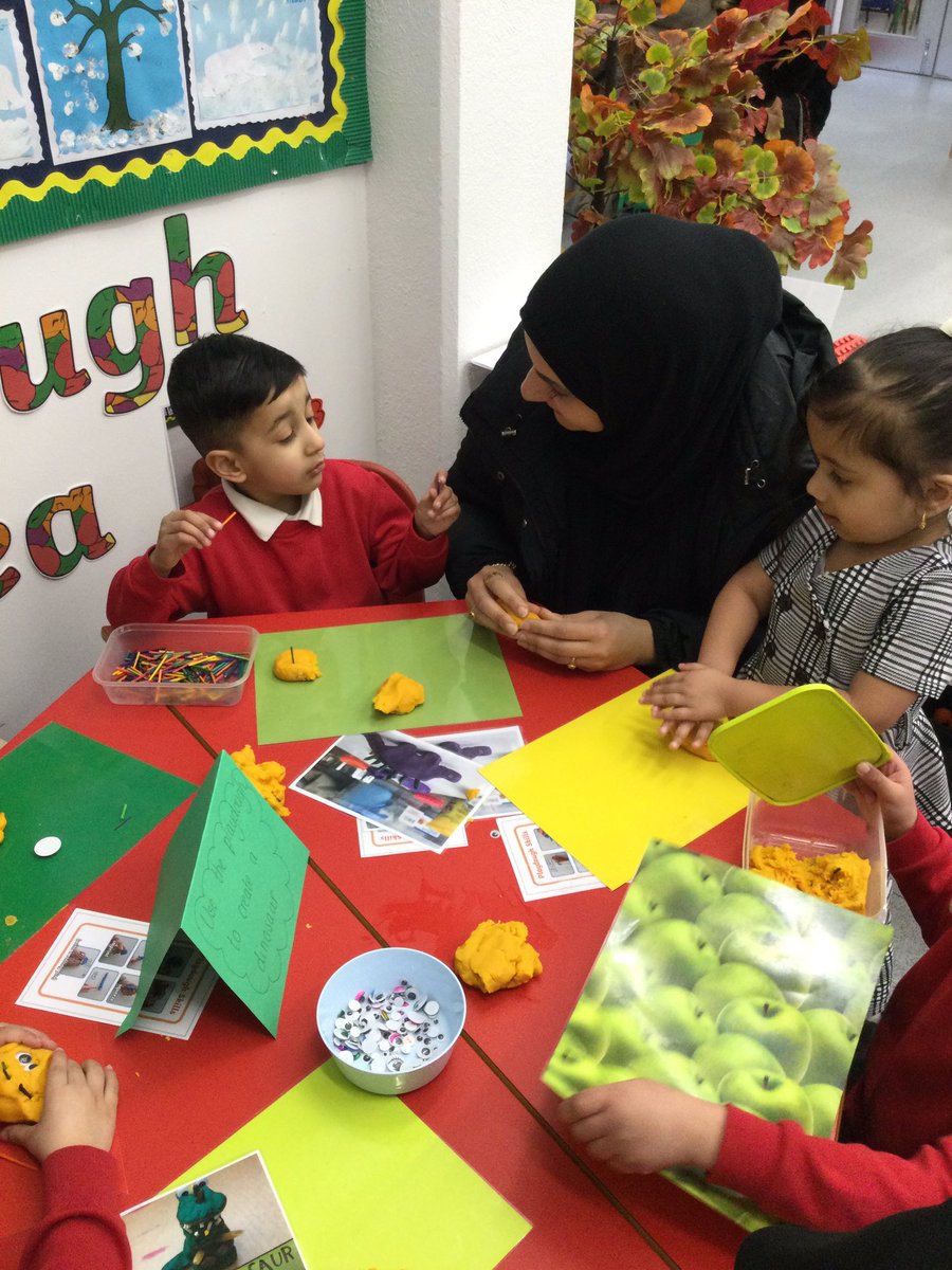 LeighPrimary's tweet photo. The Nursery children proudly showed their parents all the lovely activities they have in their Nursery.
#oracyworkshop @leightrustb8 @LeighTrustCEO https://t.co/Kpdbl9BLdZ