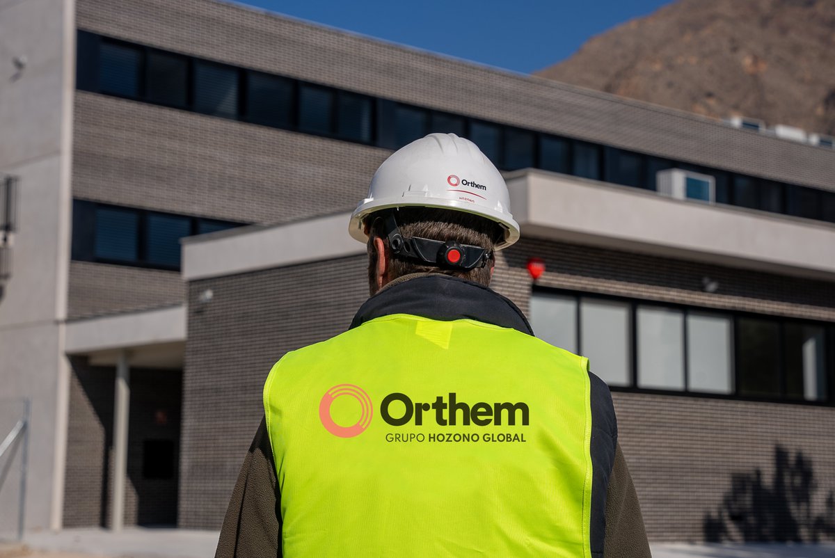 OrthemSAU's tweet photo. El nuevo IES de #Redován da respuesta a las necesidades educativas del municipio
#Orthem ha finalizado las obras de mejora y ampliación del edificio, en el que se han primado aspectos como la sostenibilidad y la funcionalidad
Más información: https://t.co/UR4RQgnrGs https://t.co/fOXawIRdRz