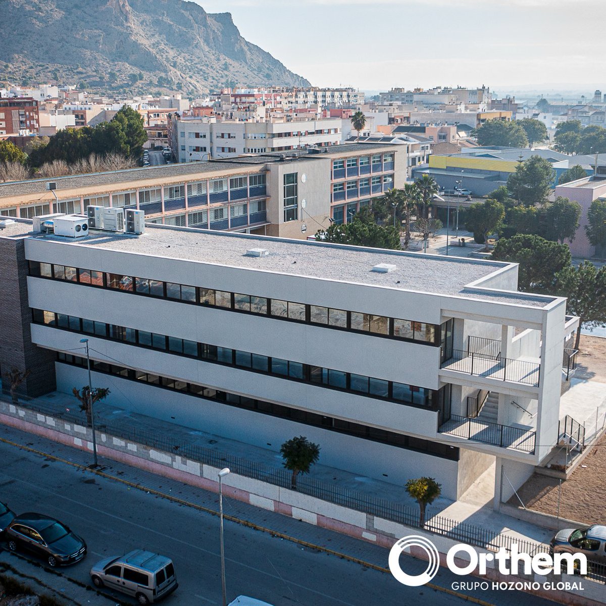 OrthemSAU's tweet photo. El nuevo IES de #Redován da respuesta a las necesidades educativas del municipio
#Orthem ha finalizado las obras de mejora y ampliación del edificio, en el que se han primado aspectos como la sostenibilidad y la funcionalidad
Más información: https://t.co/UR4RQgnrGs https://t.co/fOXawIRdRz
