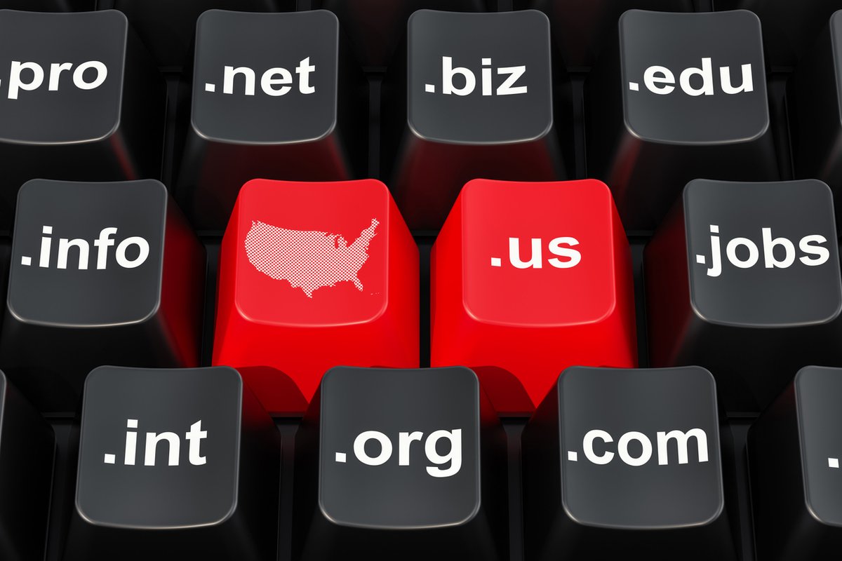 ISC2's tweet photo. #Phishing attacks lure victims using fake but convincing domains mimicking those used by big brands. A new report has highlighted the 50 top brands used by cybercriminals and the most common sectors being targeted: https://t.co/D6WMUZzl3C

#cybercrime #cyberscams #fakesites https://t.co/4EFd64Zdvz